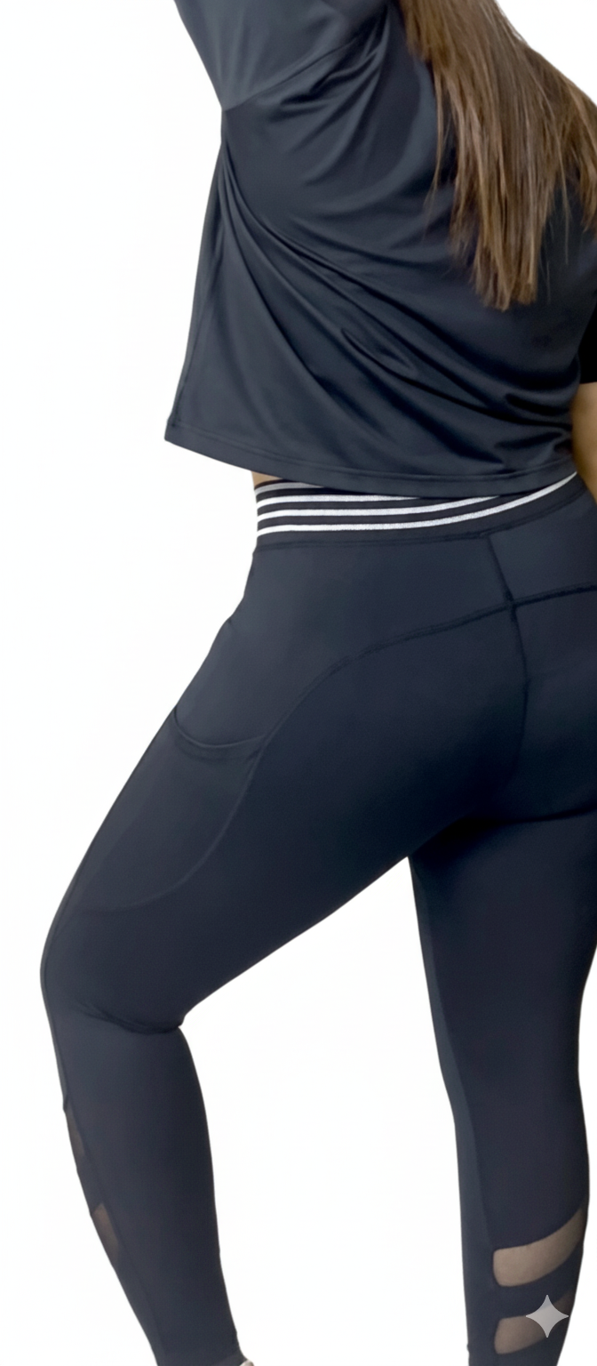 Women's 2-Piece Mesh Panel Activewear Set - Crop Top & Pocket Leggings